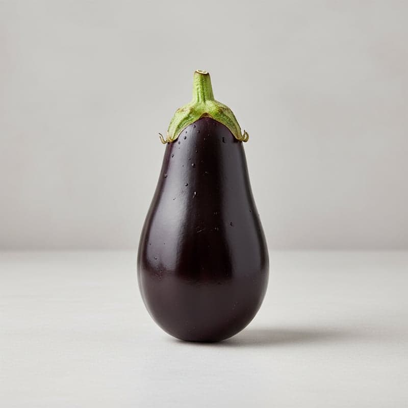 가지: 100g당 칼로리 및 매크로